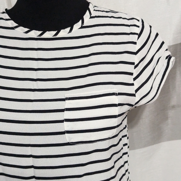 H&M Black & White Stripes Viscose Crewneck Blouse. Size: Small - Picture 2 of 11